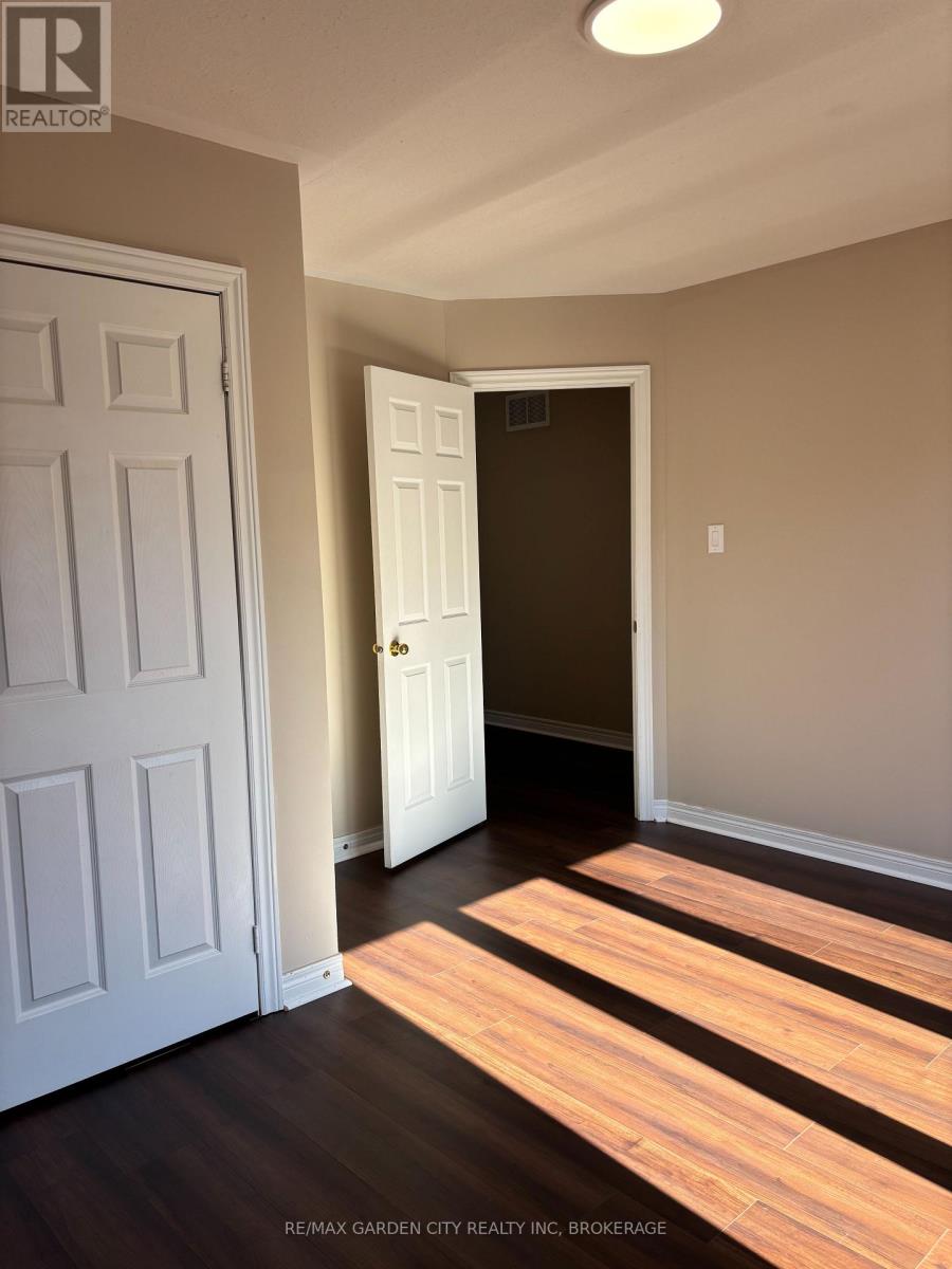 100 Young Crescent Property Photo 22