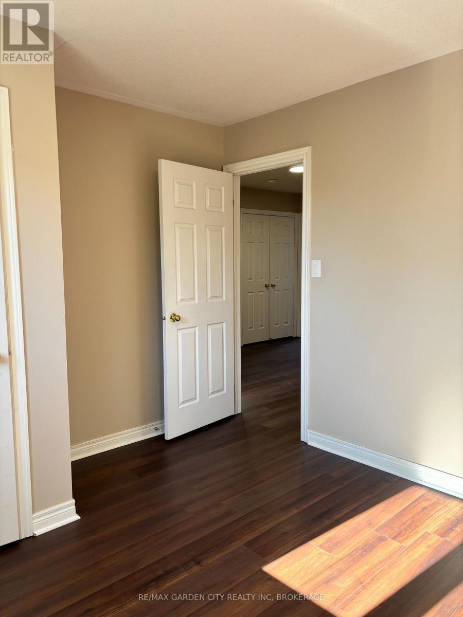 100 Young Crescent Property Photo 24