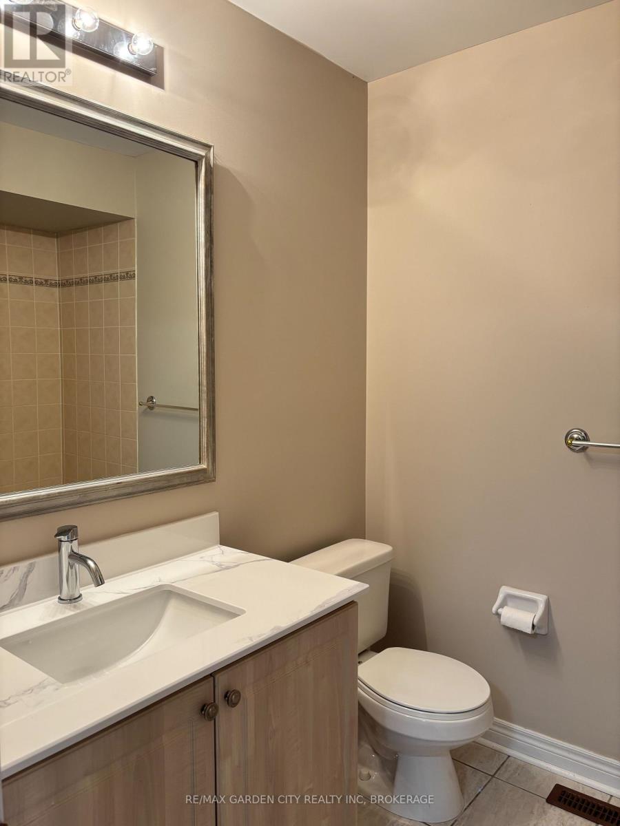 100 Young Crescent Property Photo 25