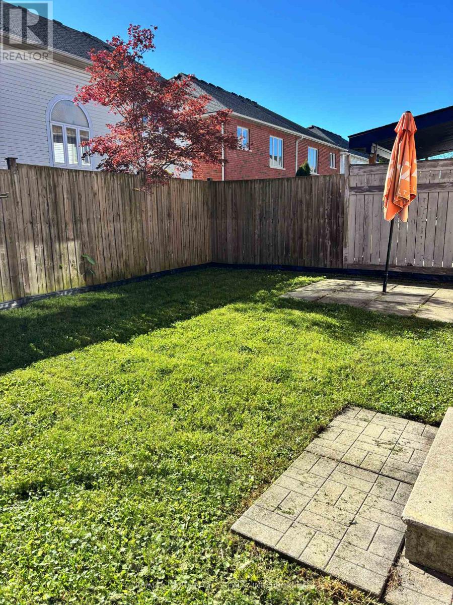 100 Young Crescent Property Photo 36
