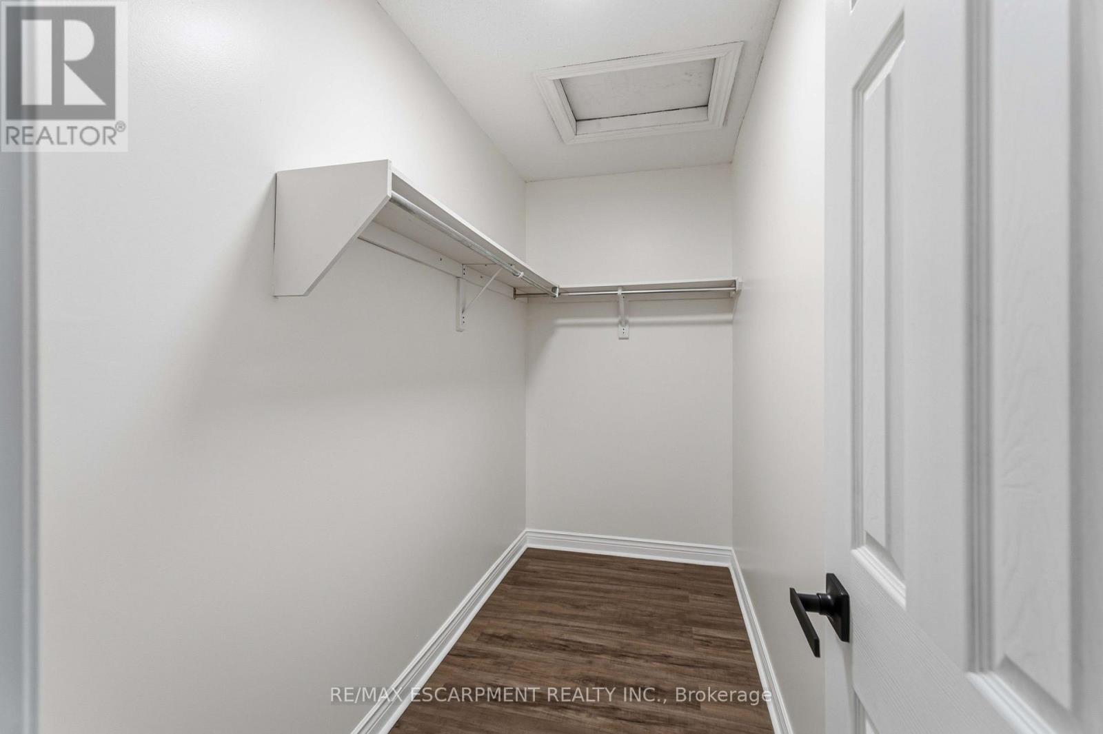 10 - 320 Hamilton Drive Property Photo 14
