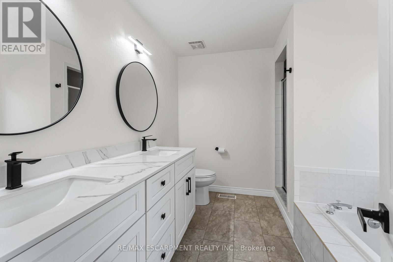 10 - 320 Hamilton Drive Property Photo 16