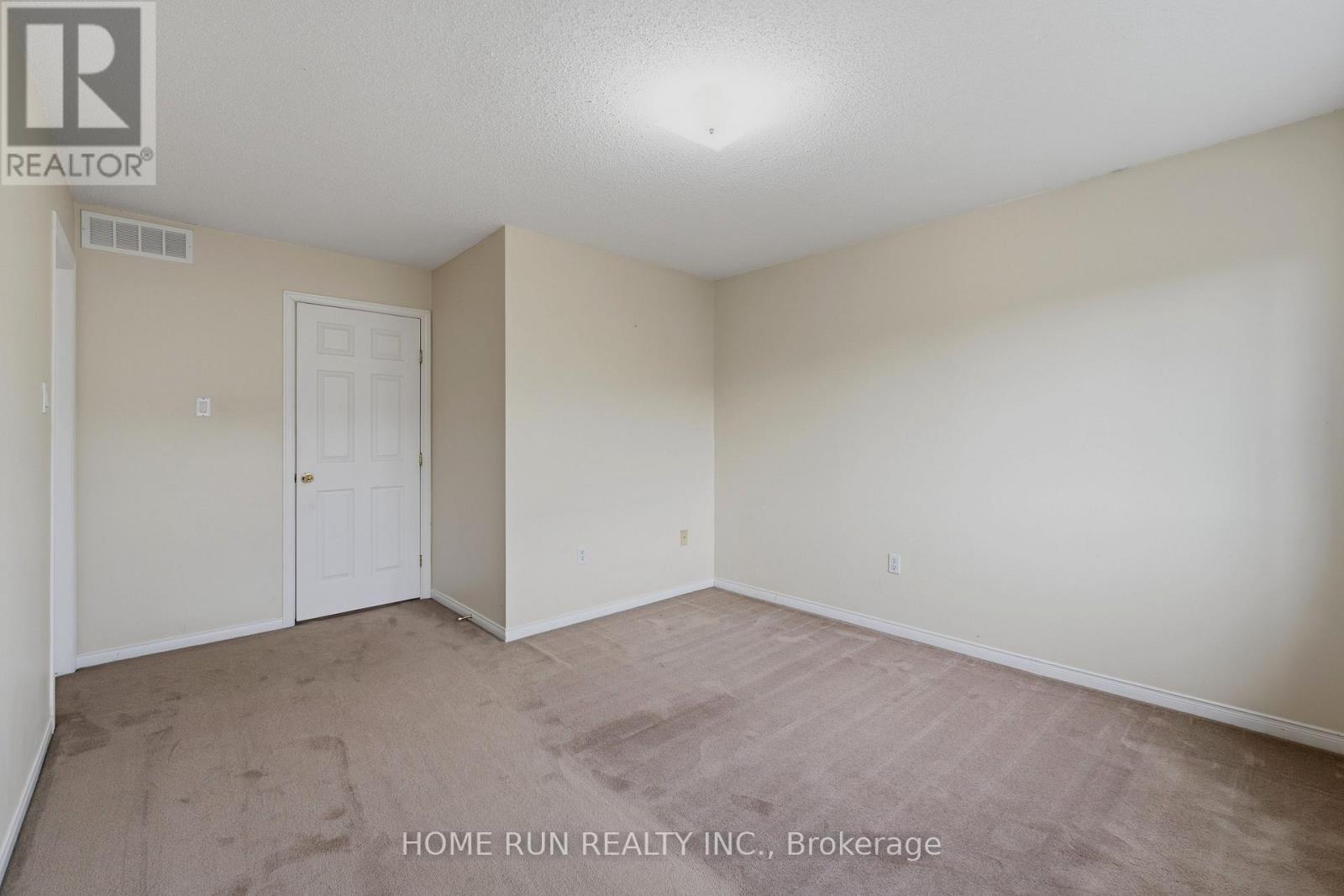 2632 Palings Private Property Photo 36