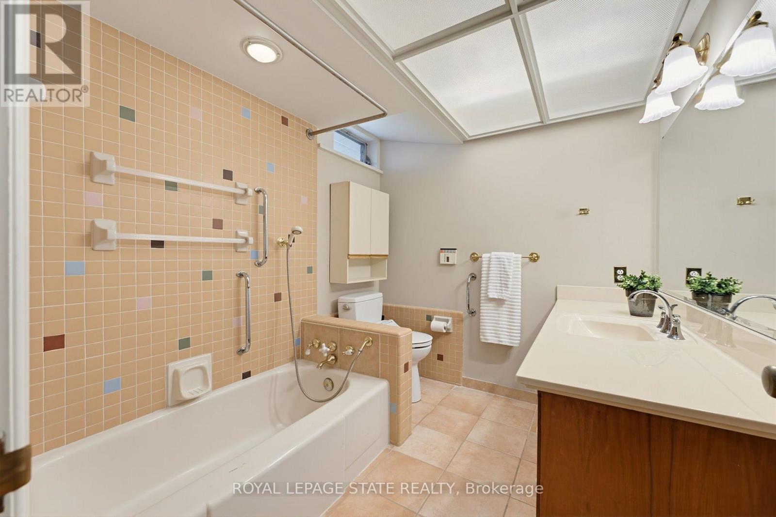 73 Grant Boulevard Property Photo 19