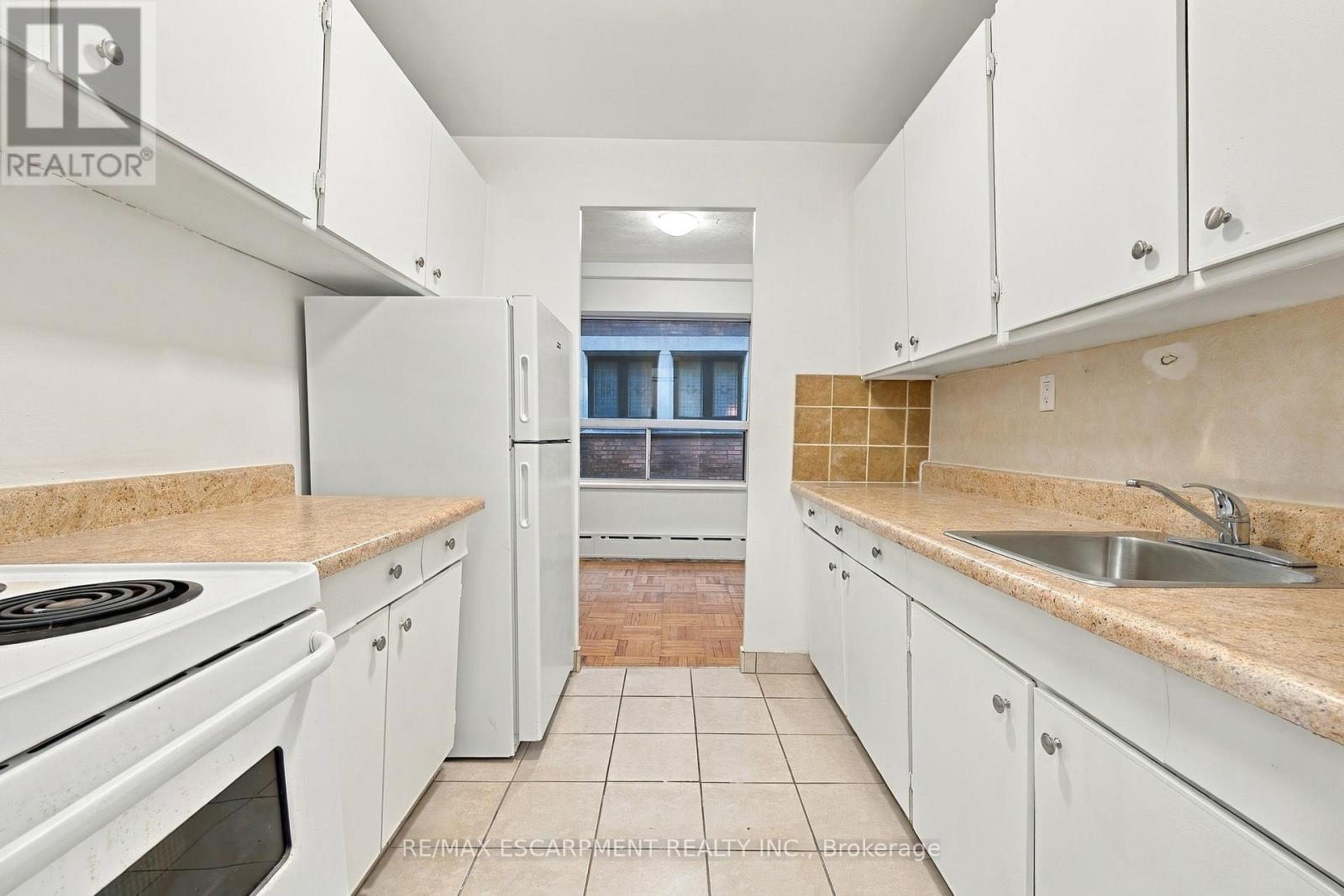 309 - 325A JAMES STREET S Property Photo 1