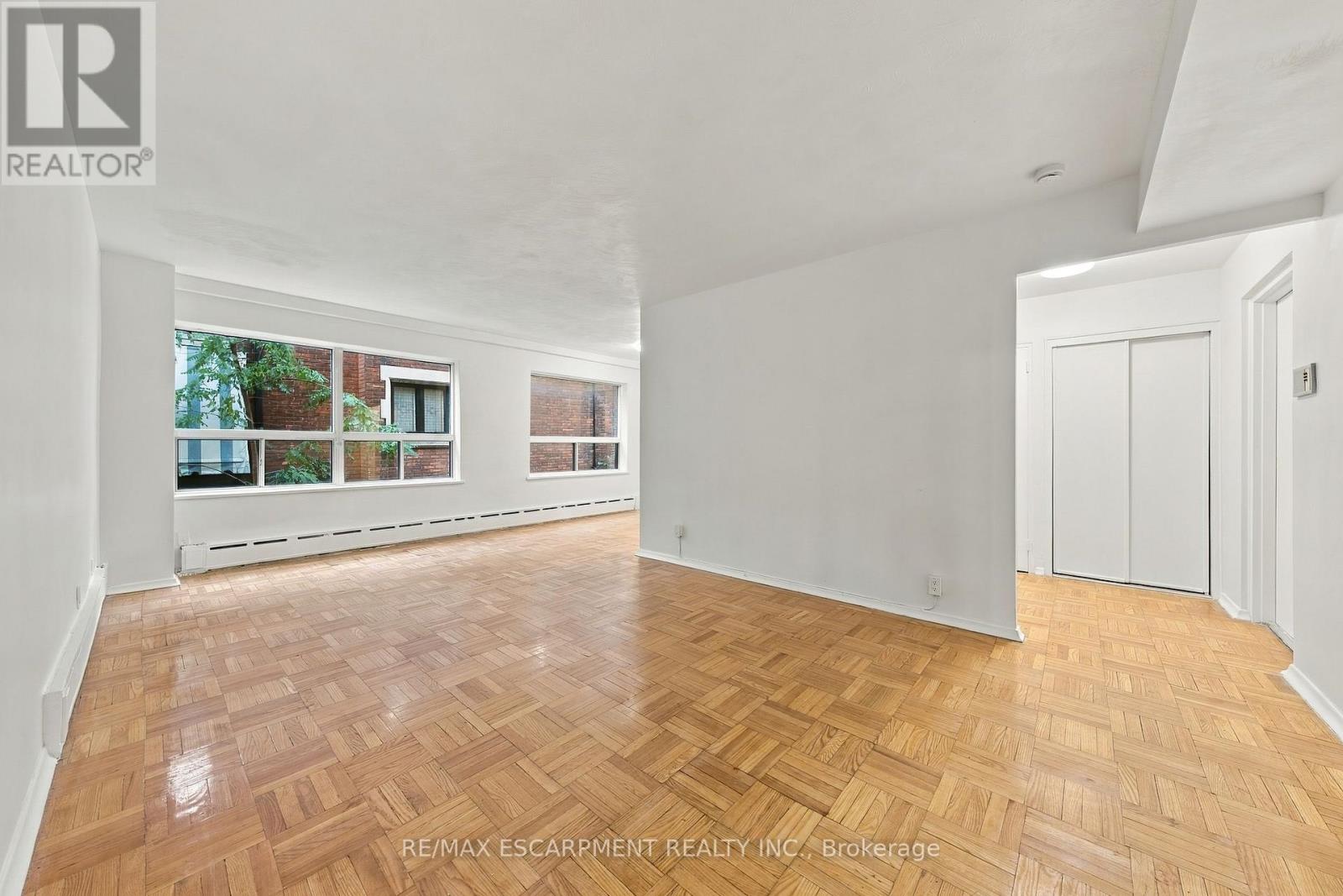 309 - 325a James Street S Property Photo 4