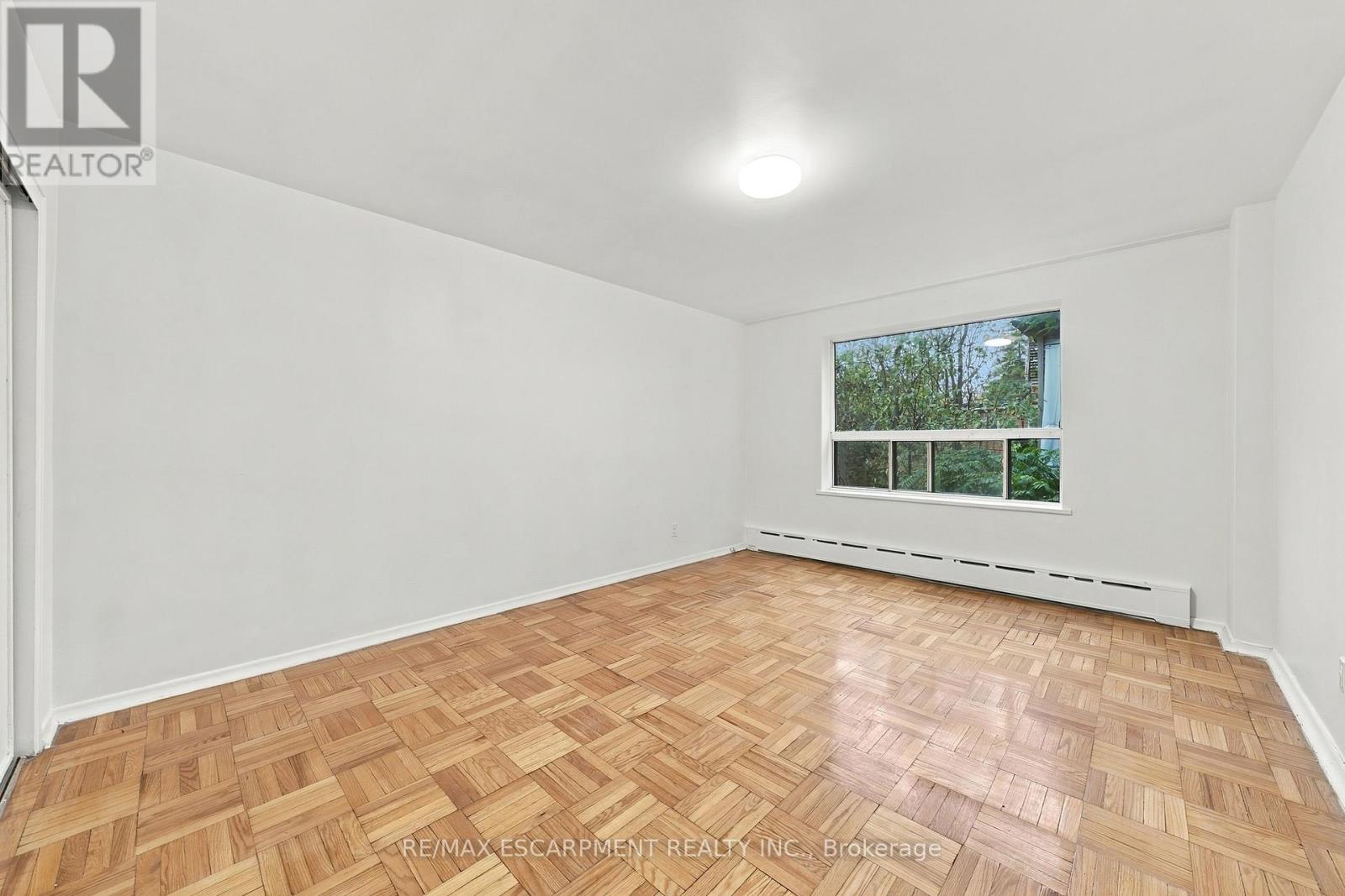 309 - 325a James Street S Property Photo 9