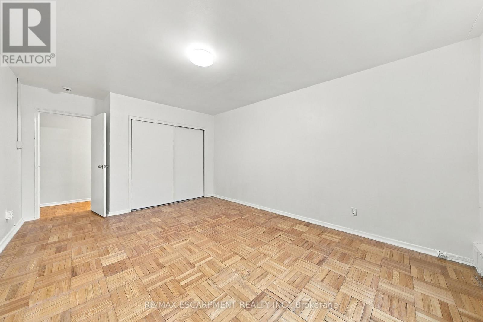 309 - 325a James Street S Property Photo 10