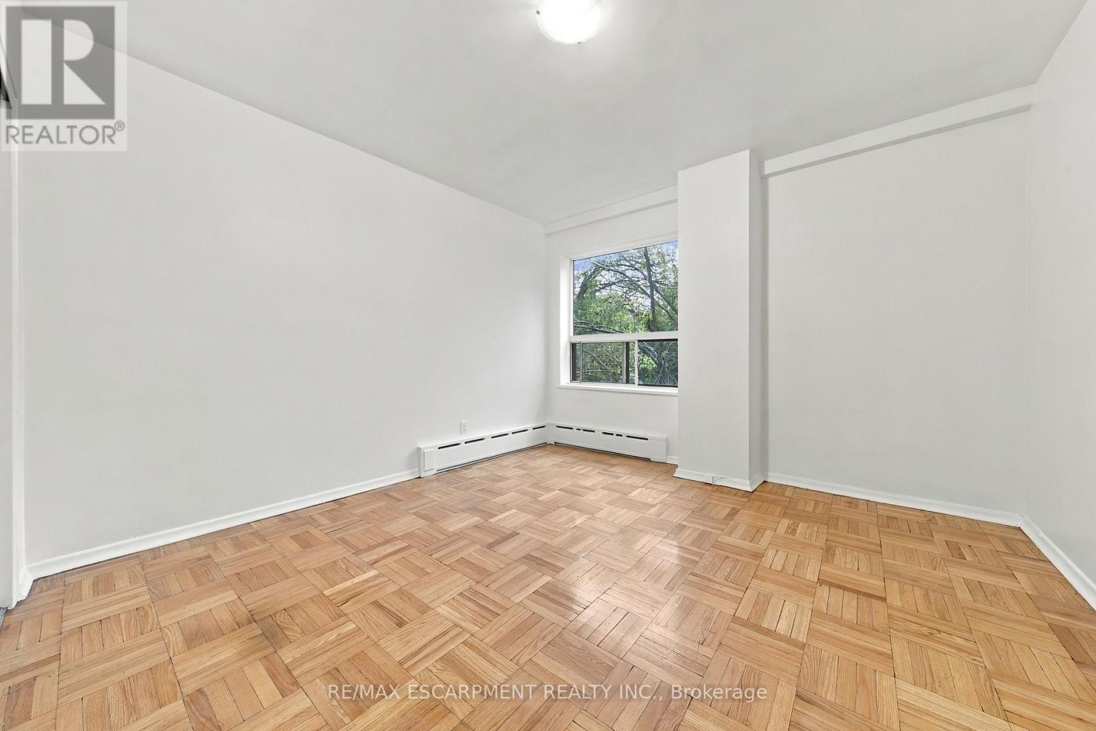 309 - 325a James Street S Property Photo 11