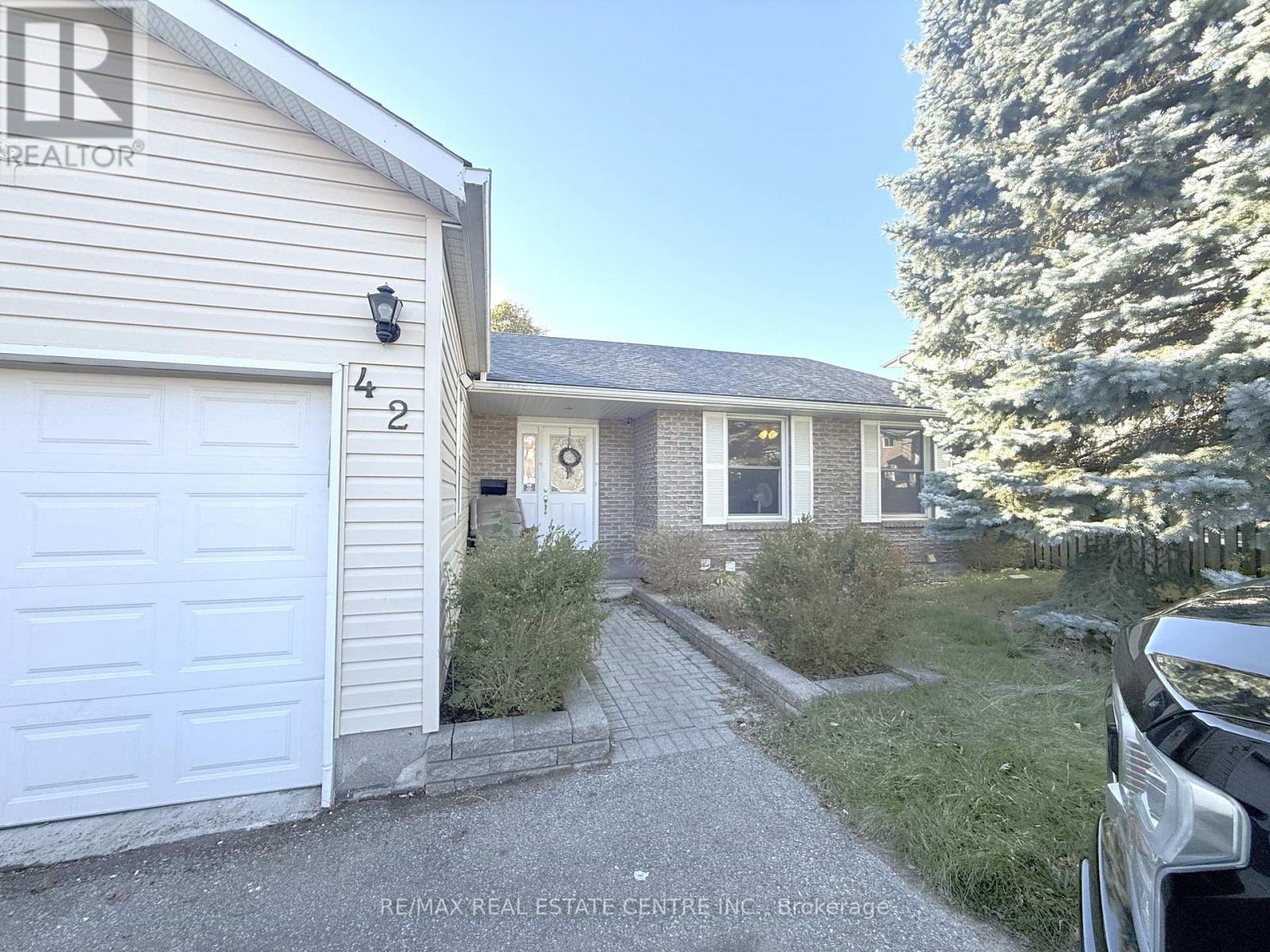 42 Southwood Court Property Photo 2