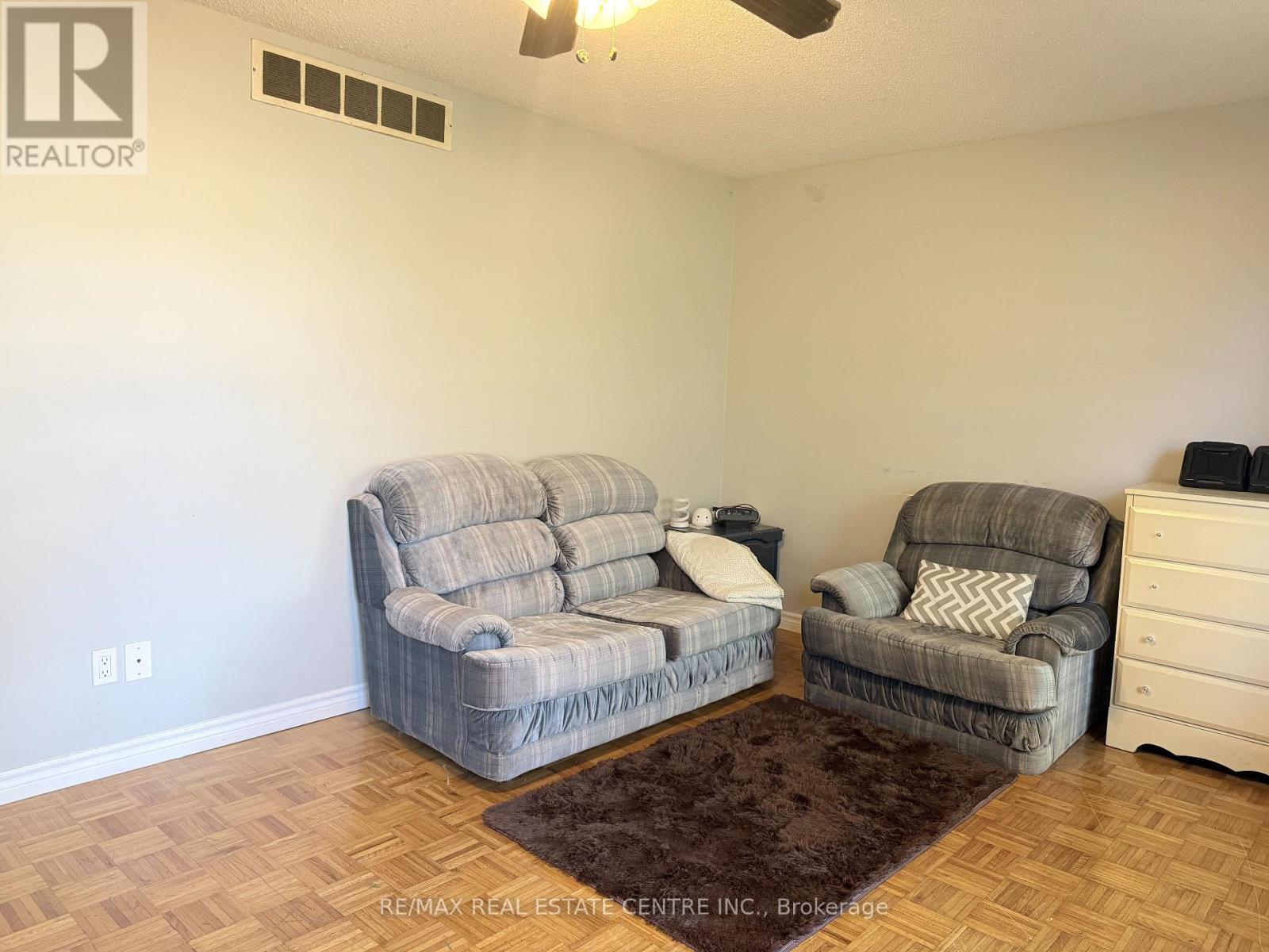 42 Southwood Court Property Photo 6