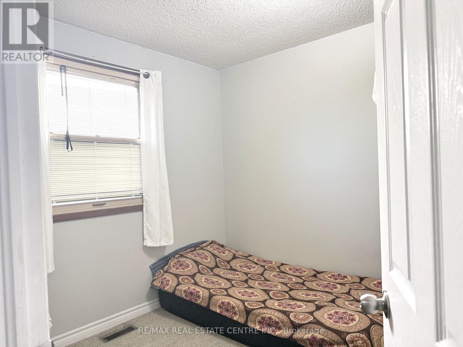 42 Southwood Court Property Photo 10
