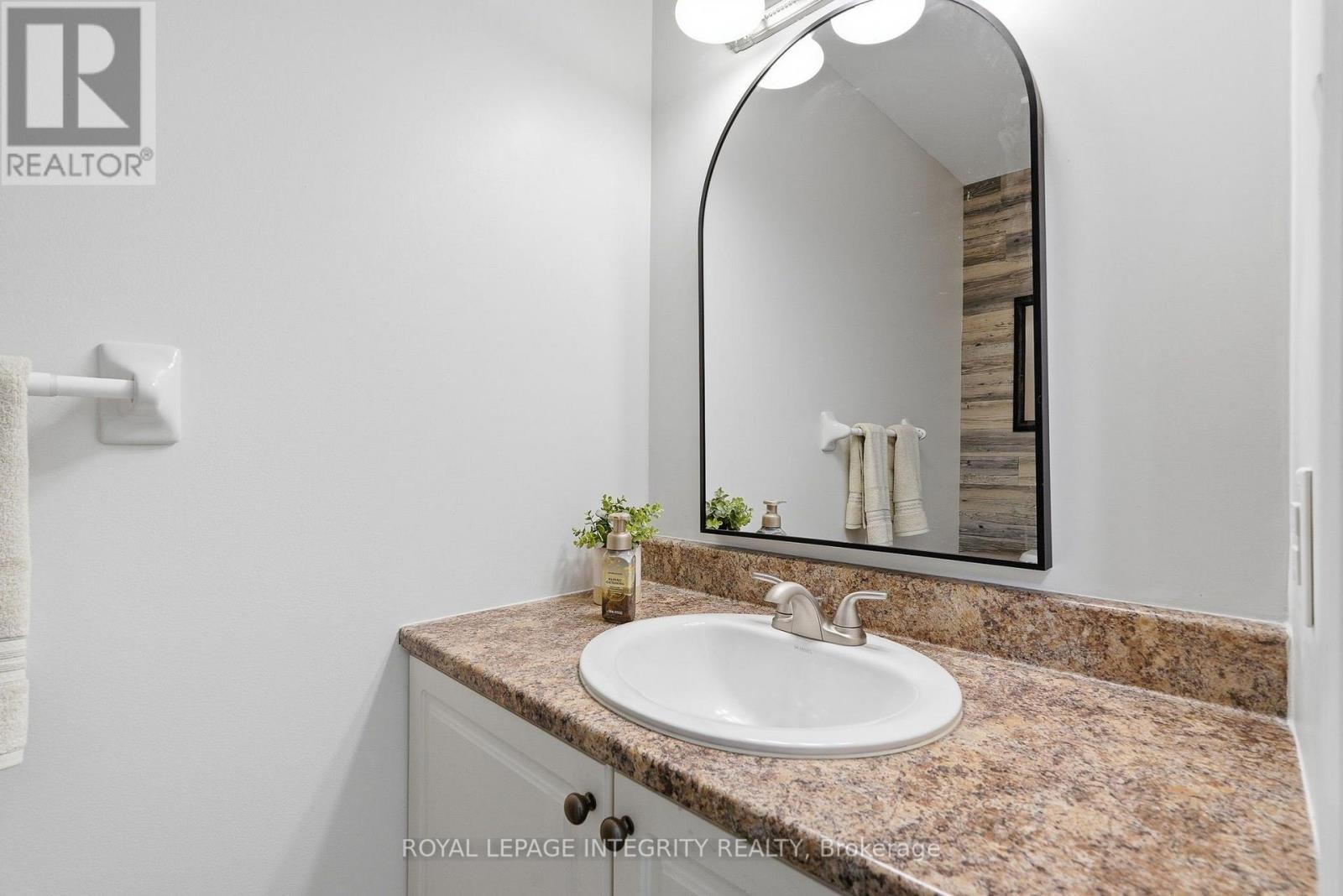 427 Sultan Street Property Photo 4