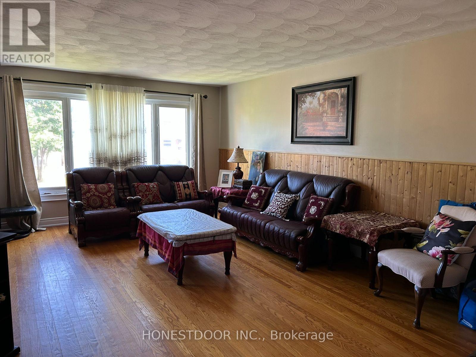 92 Doane Street Property Photo 4