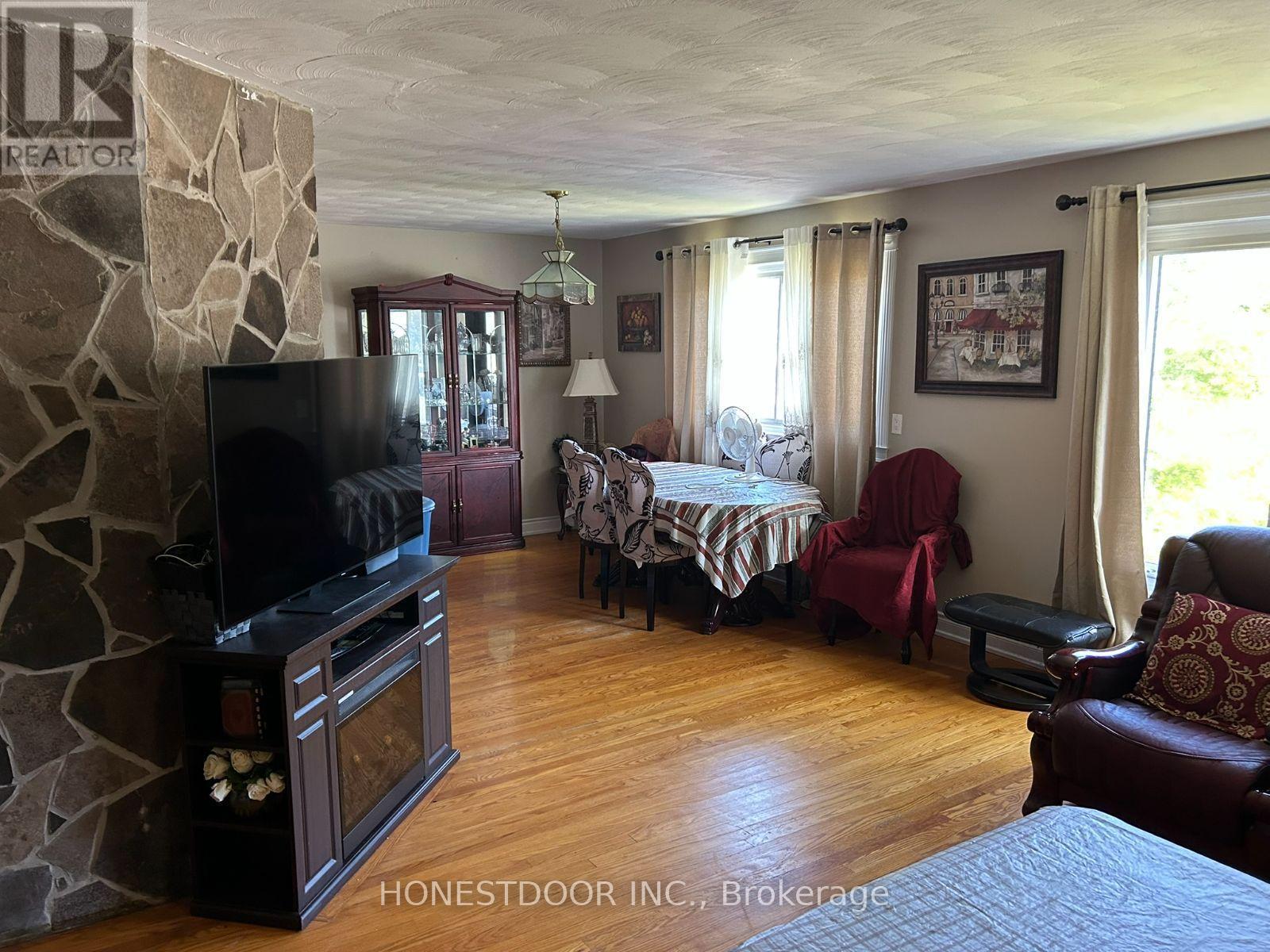 92 Doane Street Property Photo 5