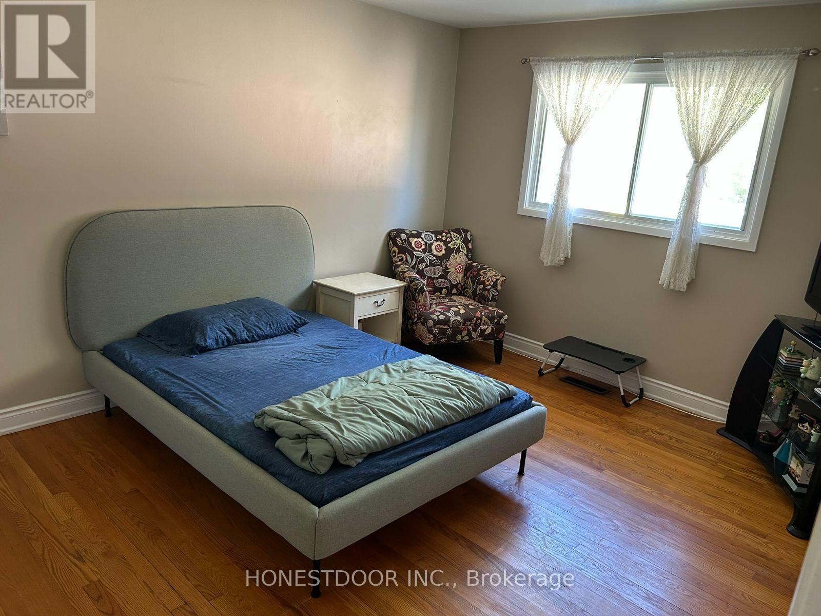 92 Doane Street Property Photo 8