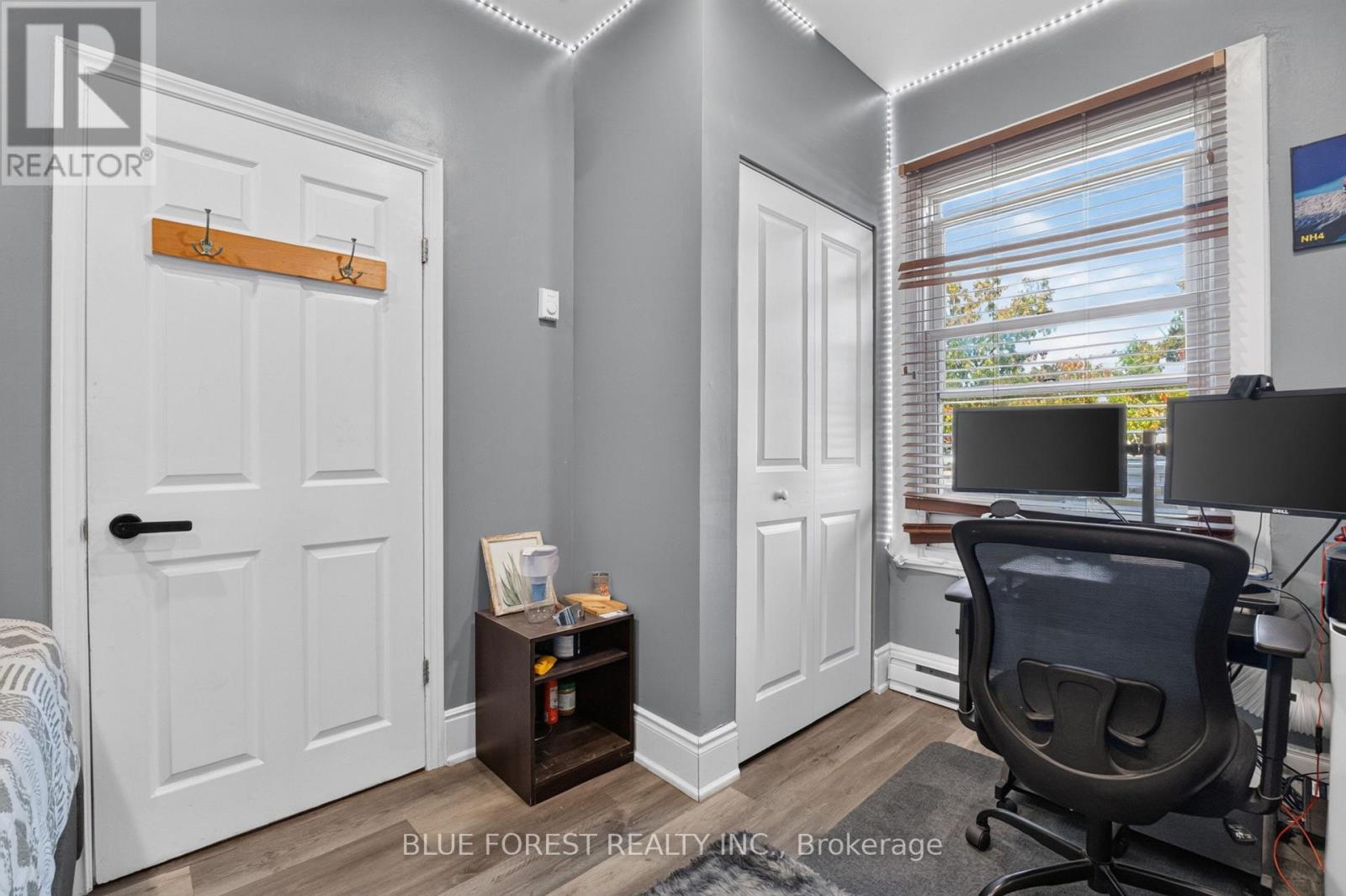 225 Simcoe Street Property Photo 8