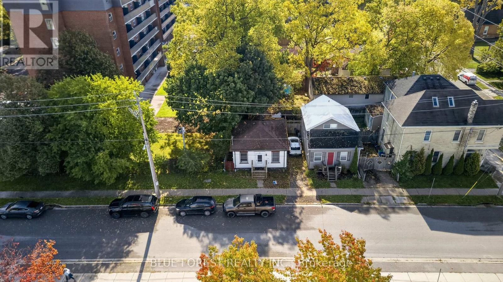225 Simcoe Street Property Photo 22
