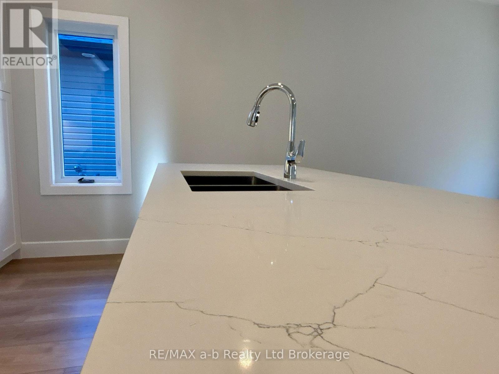 41 Cash Crescent Property Photo 6