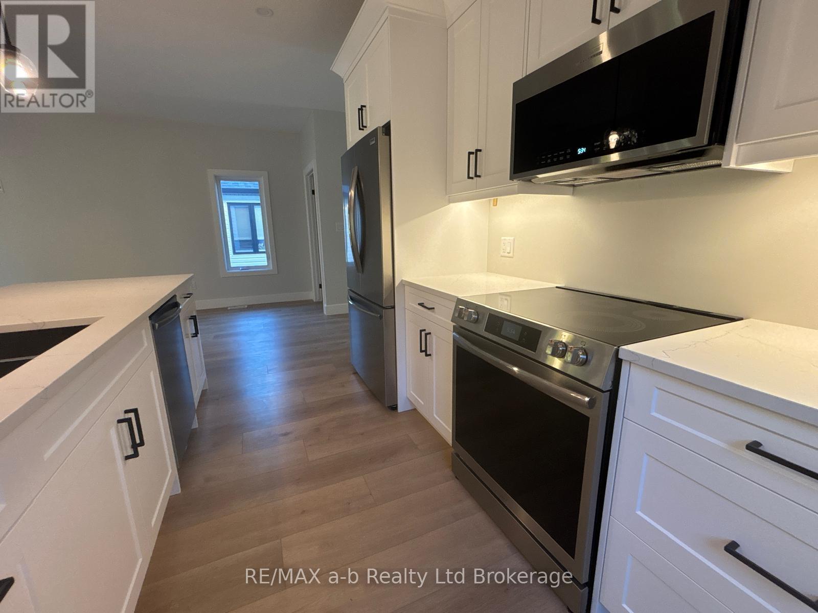 41 Cash Crescent Property Photo 10