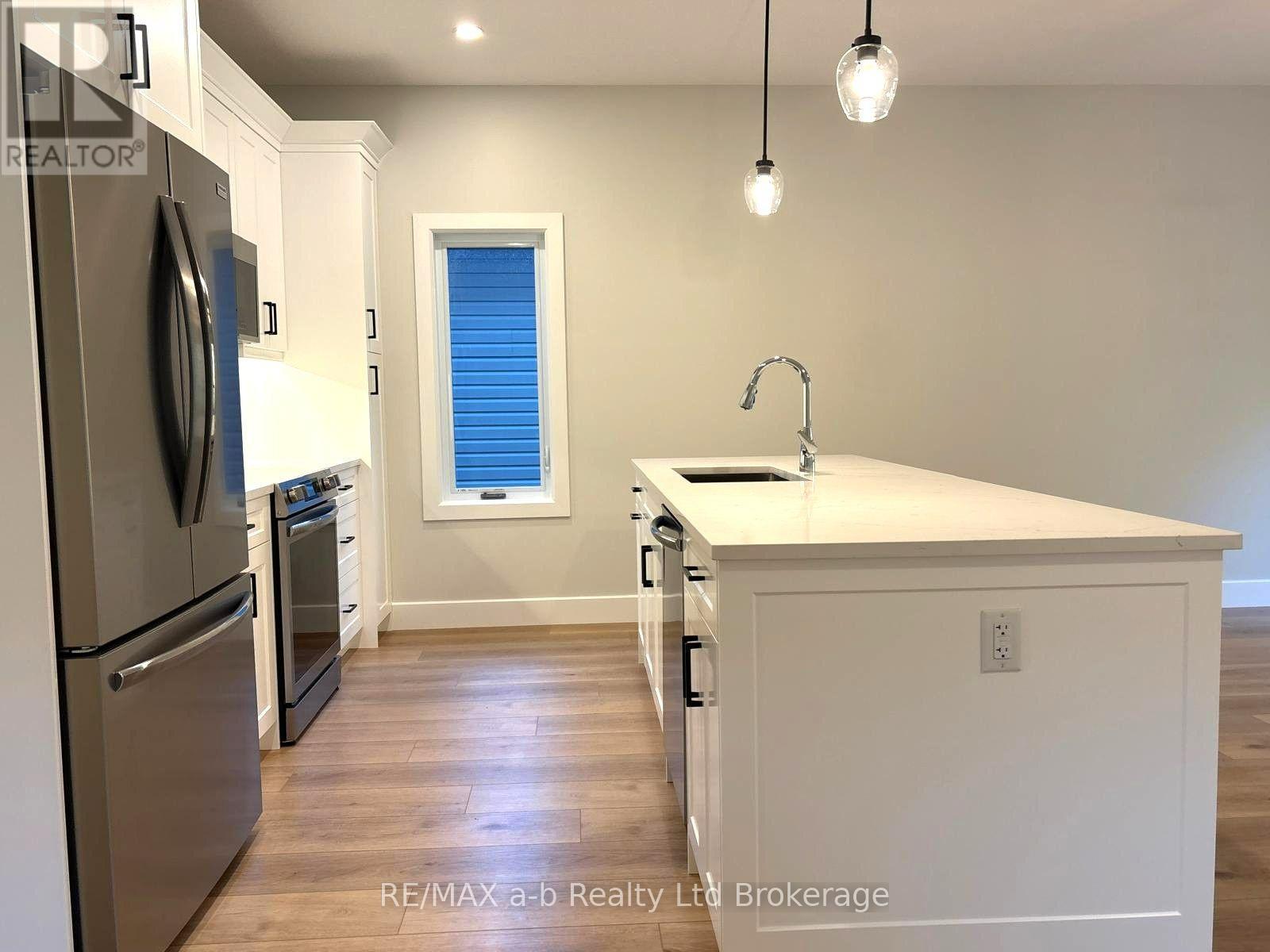 41 Cash Crescent Property Photo 11