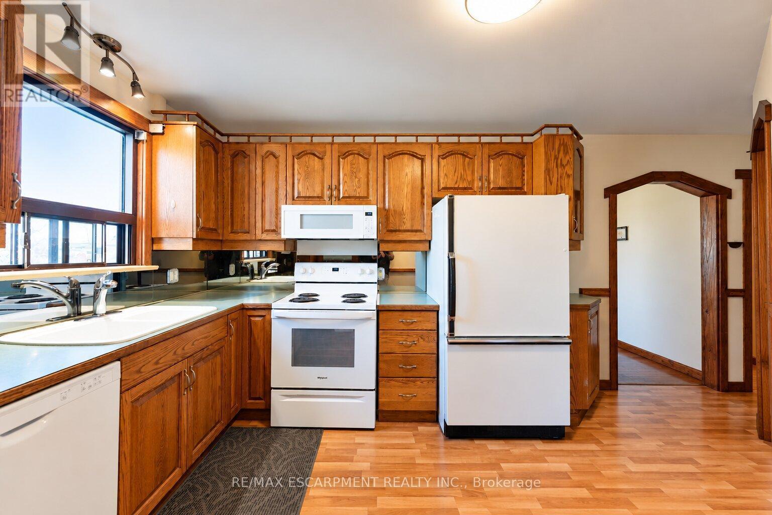 28 Shadyside Avenue Property Photo 10