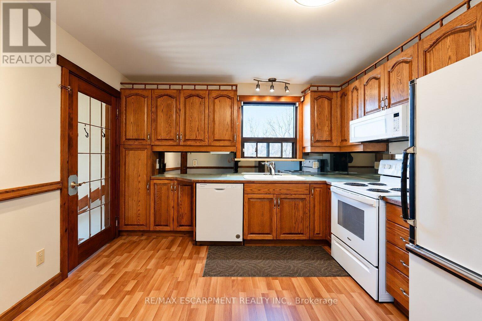 28 Shadyside Avenue Property Photo 12