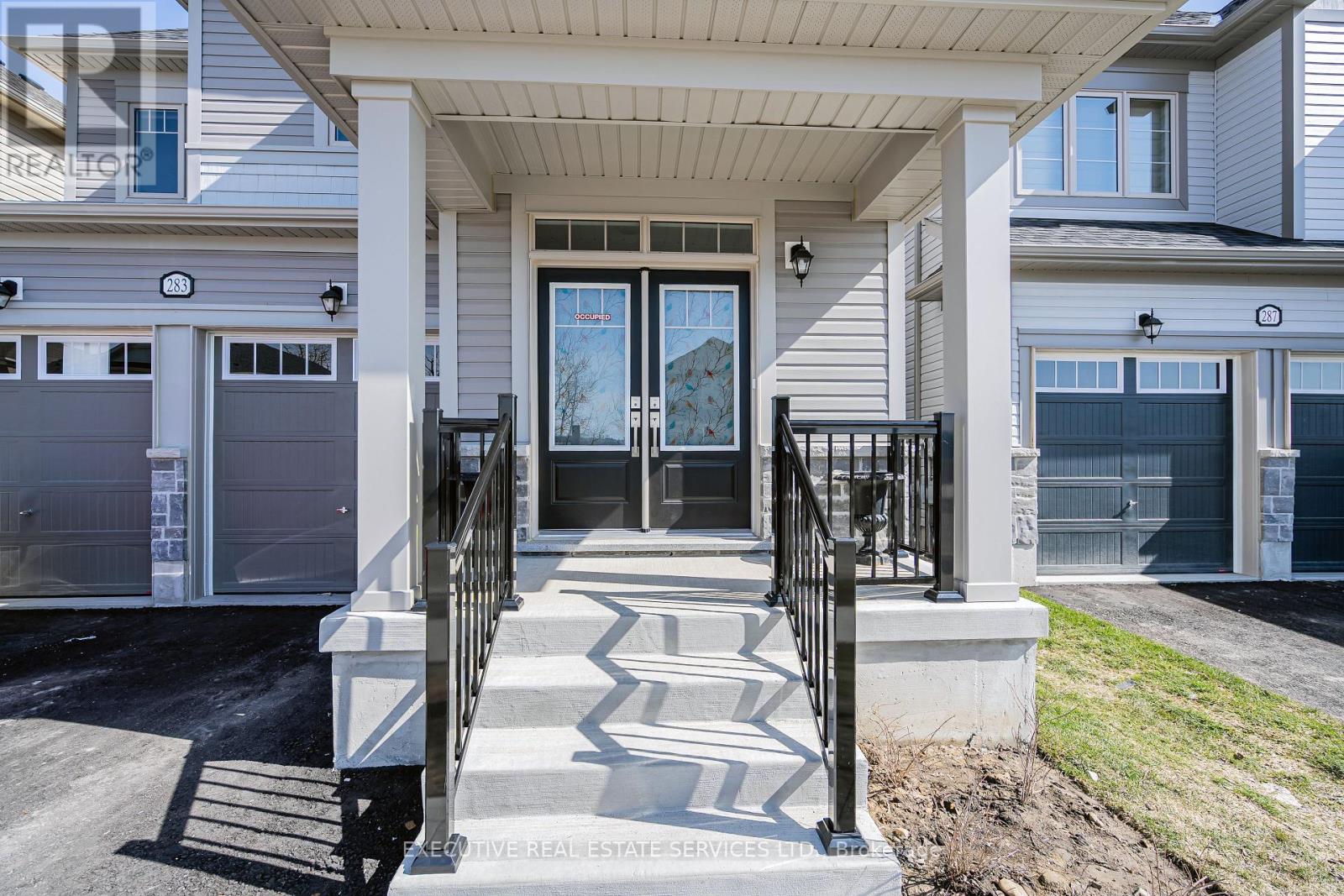 283 Rea Drive N Property Photo 2