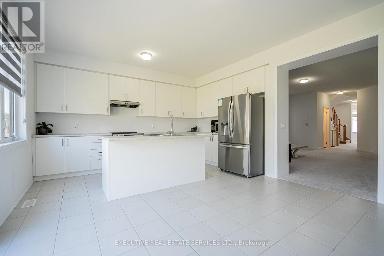 283 Rea Drive N Property Photo 14