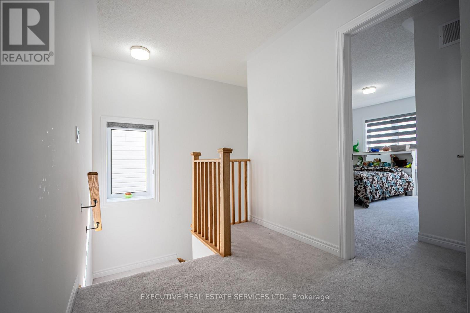 283 Rea Drive N Property Photo 19