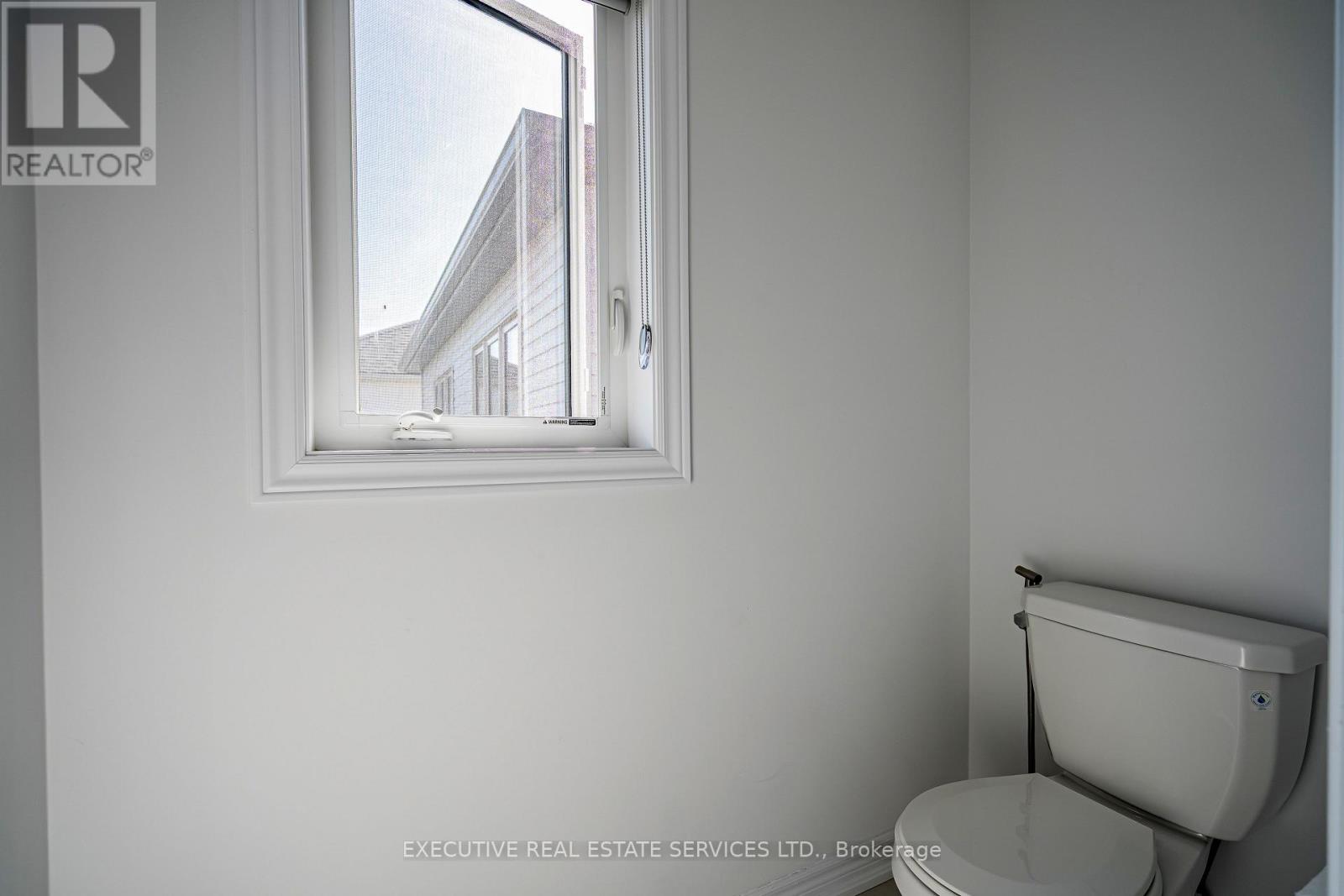 283 Rea Drive N Property Photo 21