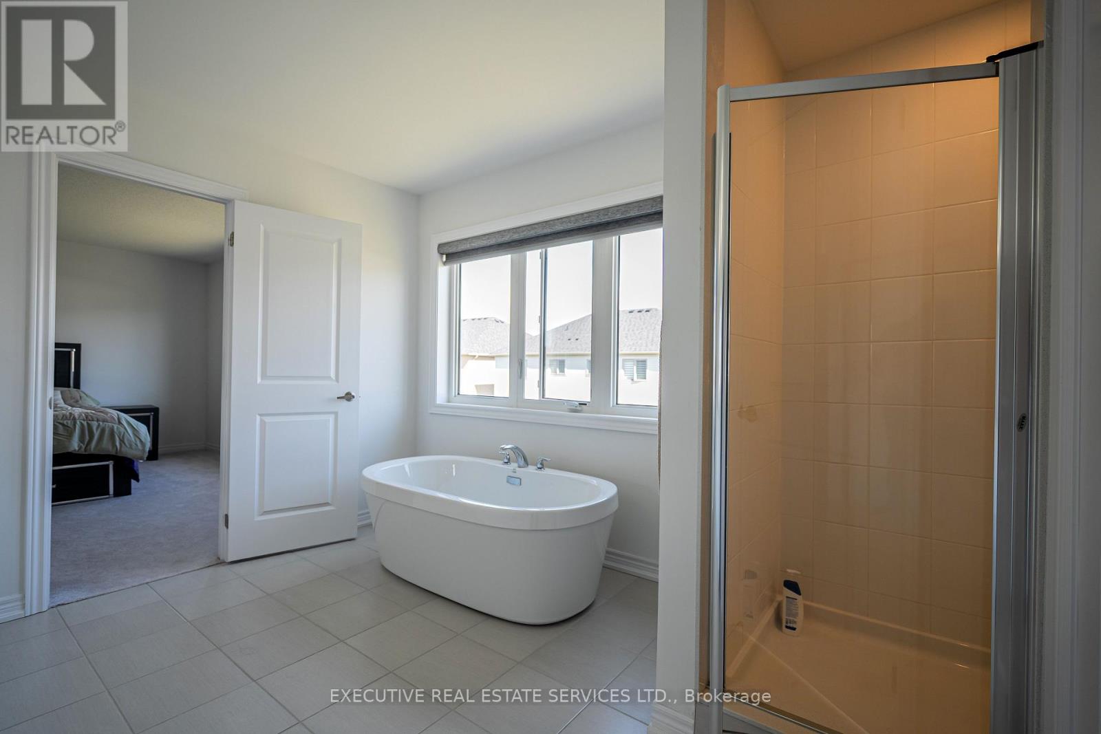 283 Rea Drive N Property Photo 22