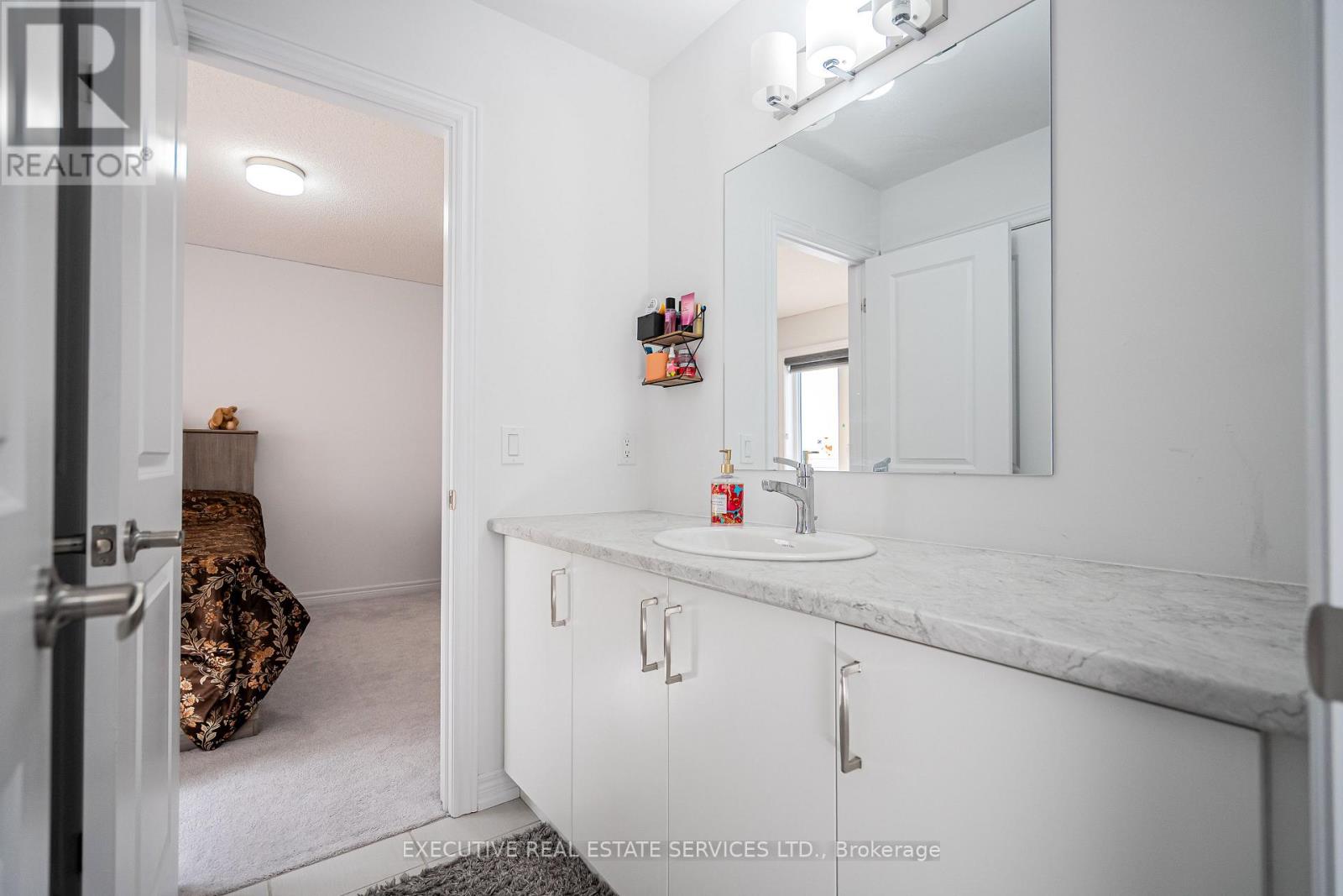 283 Rea Drive N Property Photo 31