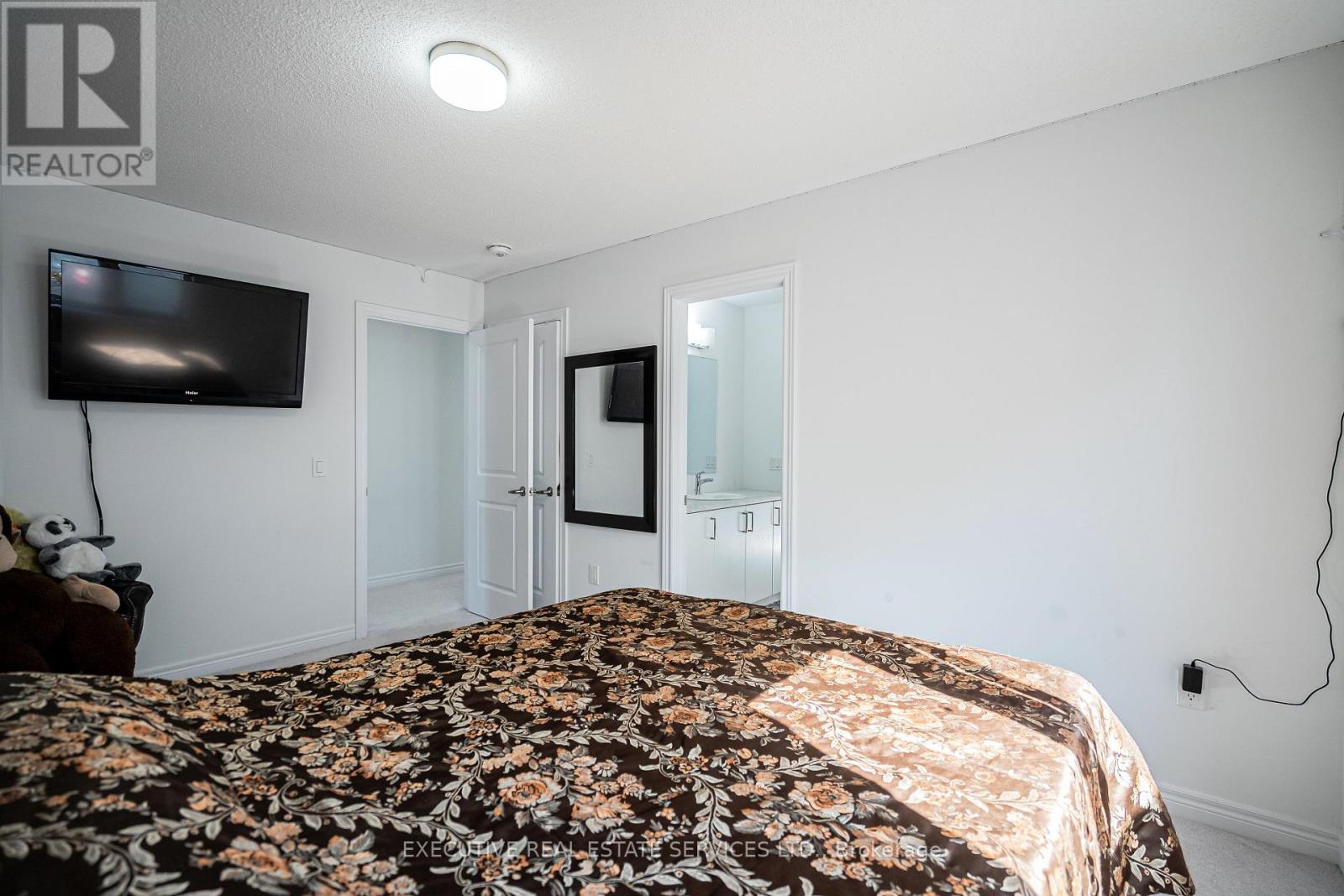 283 Rea Drive N Property Photo 33