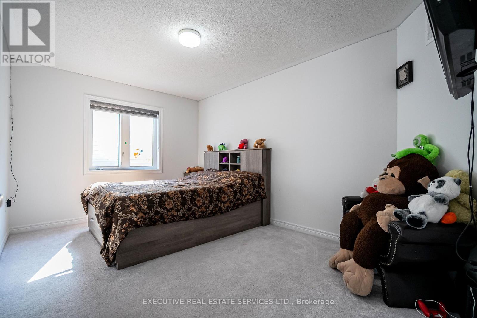 283 Rea Drive N Property Photo 34
