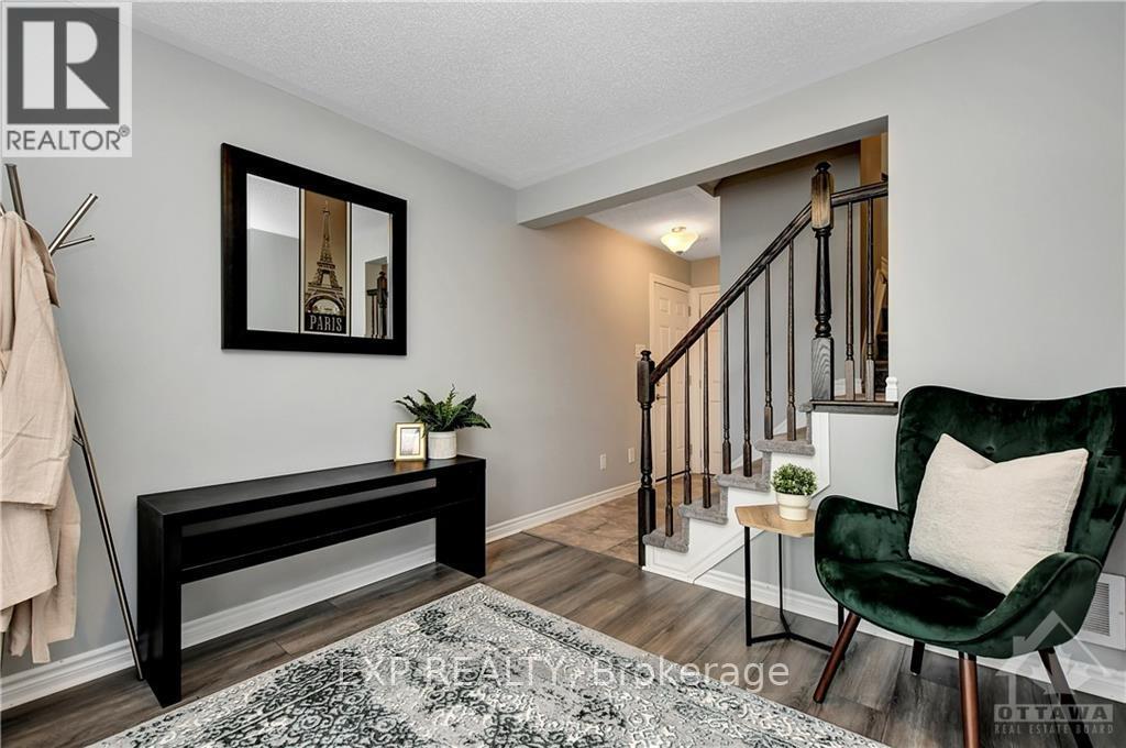 181 Par-la-ville Circle Property Photo 3