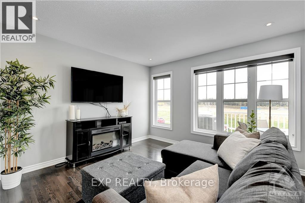 181 Par-la-ville Circle Property Photo 4