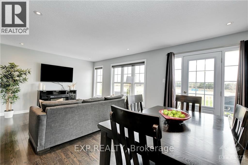 181 Par-la-ville Circle Property Photo 6