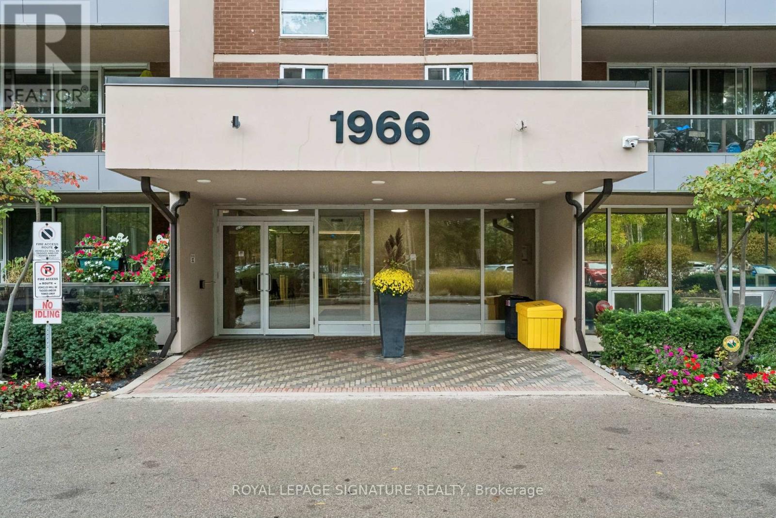 809 - 1966 MAIN STREET W Property Photo 1