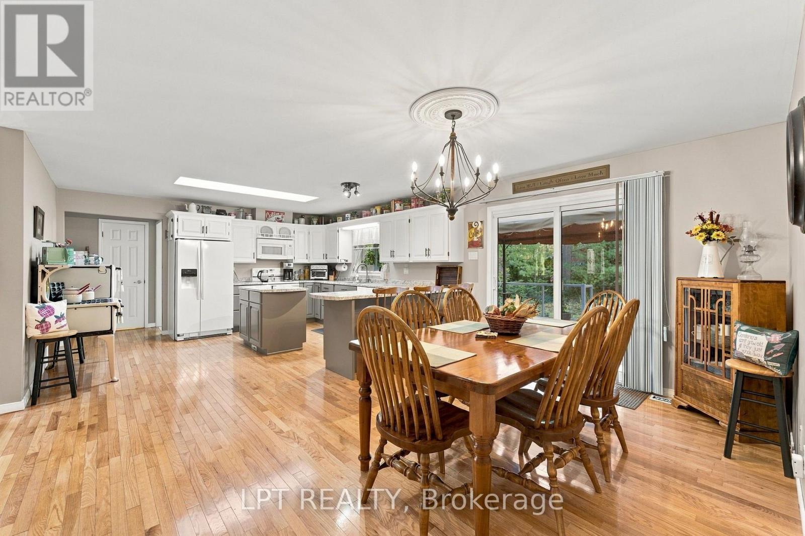 10012 Graham Street Property Photo 12
