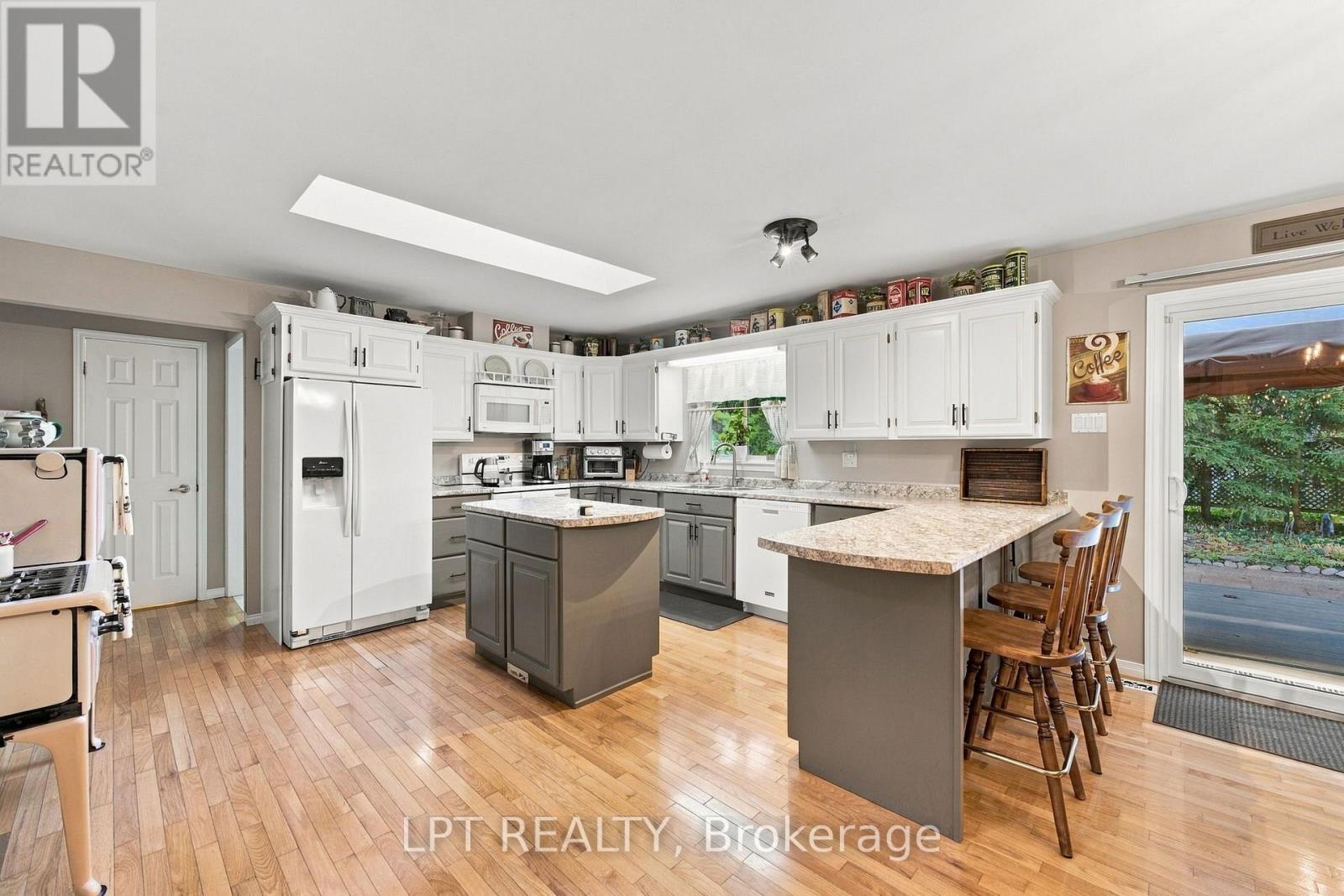 10012 Graham Street Property Photo 13