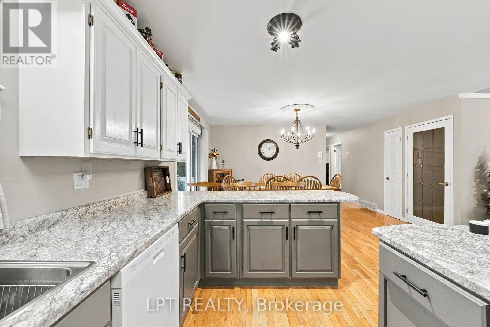 10012 Graham Street Property Photo 15