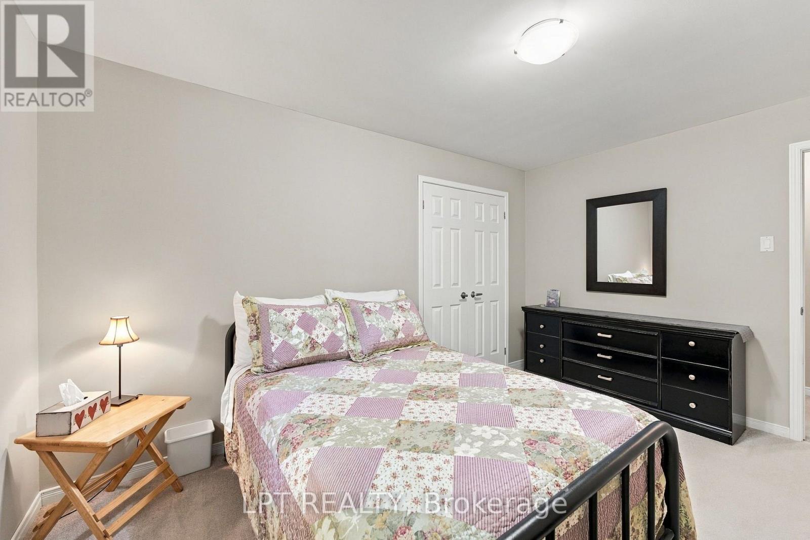 10012 Graham Street Property Photo 22