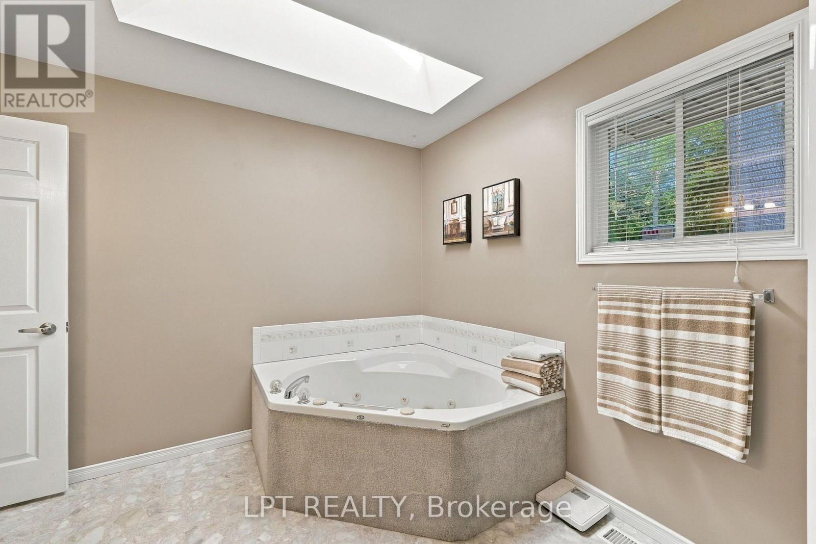 10012 Graham Street Property Photo 24