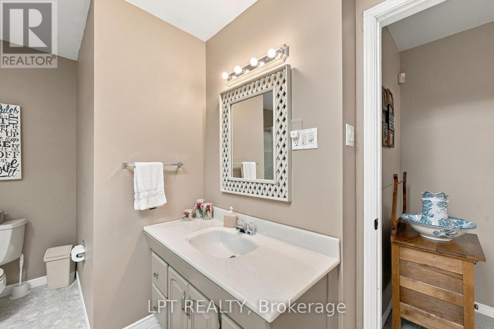 10012 Graham Street Property Photo 25