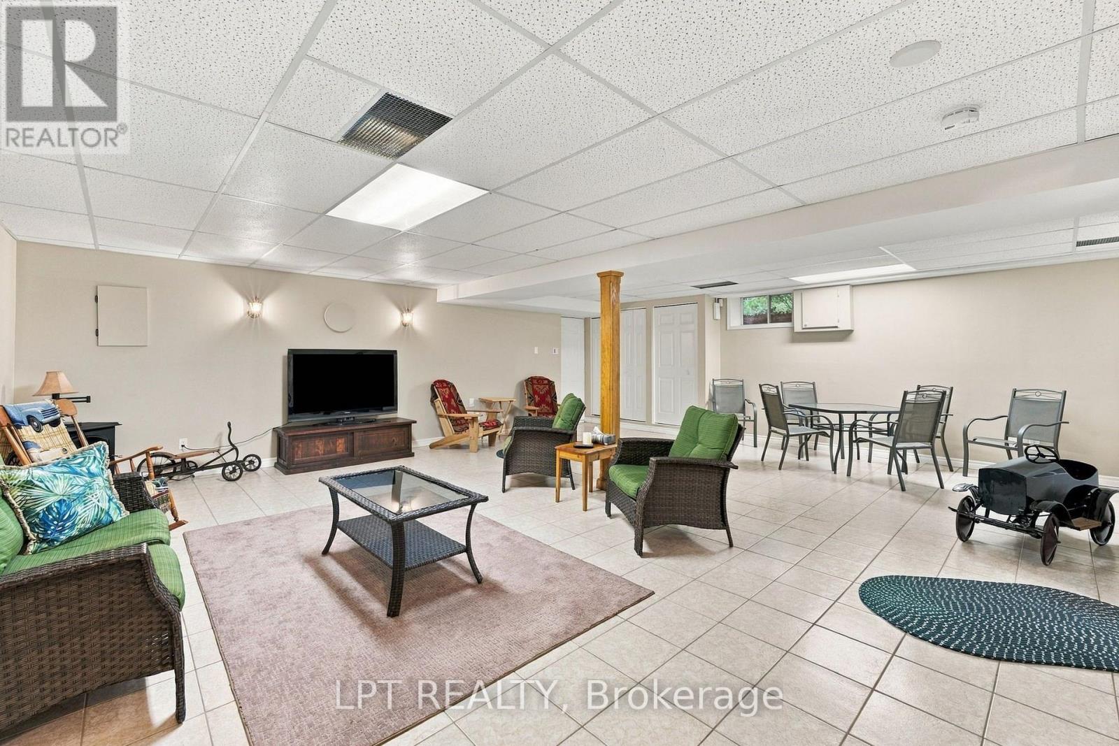 10012 Graham Street Property Photo 30