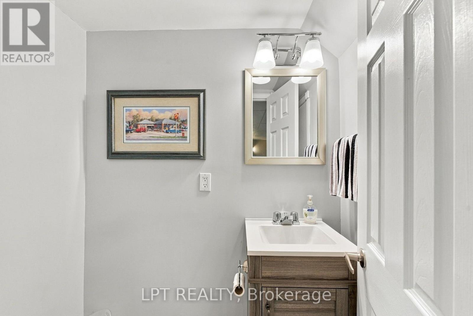 10012 Graham Street Property Photo 33