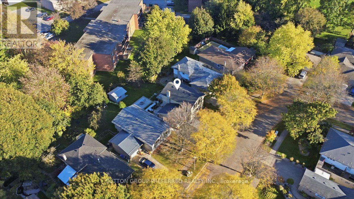 74 Winding Woods Crescent Property Photo 4
