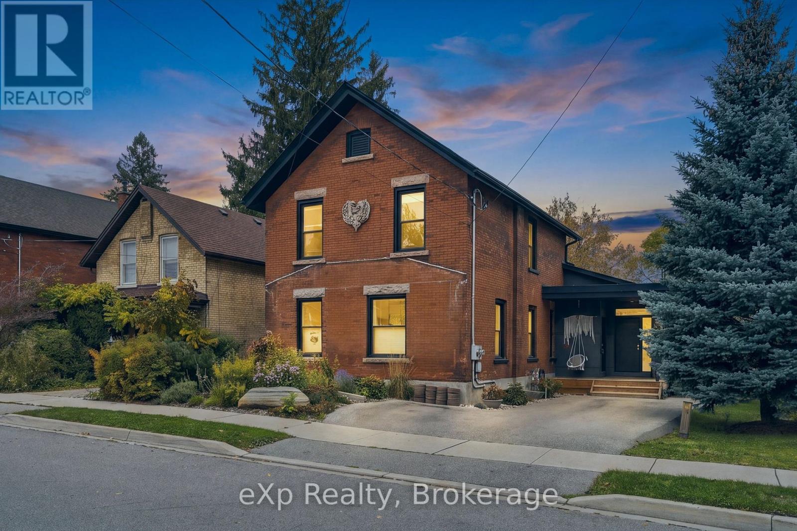 B - 34 Duke Street Property Photo 3