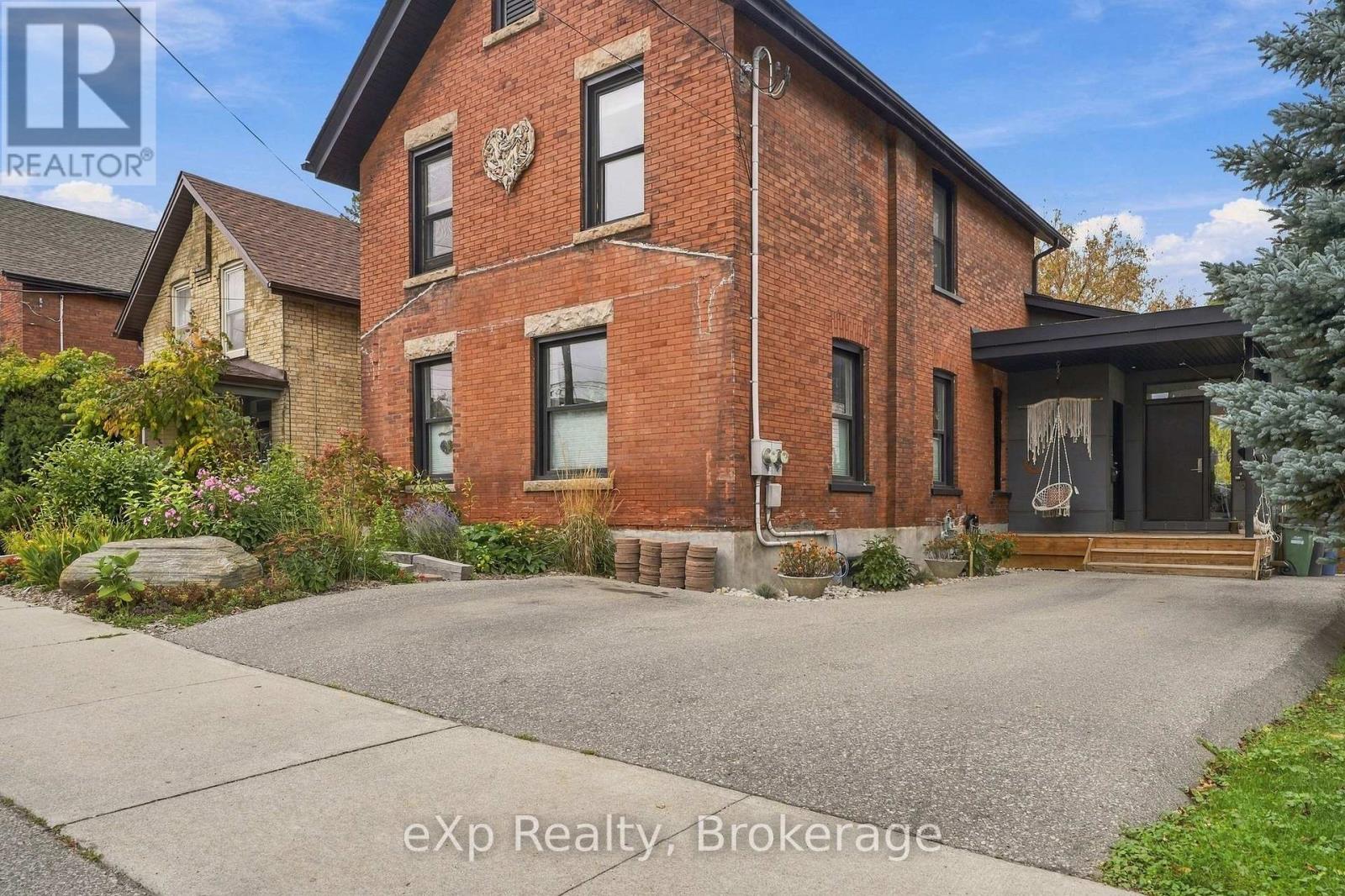 B - 34 Duke Street Property Photo 4
